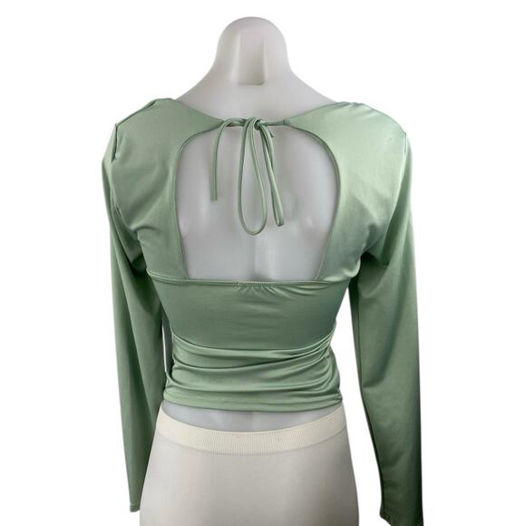NEW Live in the Moment Green Ruched Front Long Sleeve Open Back Crop Top Size S - Picture 2 of 5